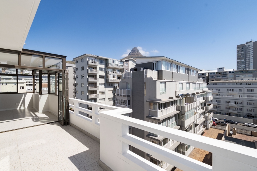 3 Bedroom Property for Sale in Sea Point Western Cape